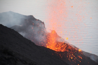 Italien - Trauminseln & Feuerberge im Mittelmeer