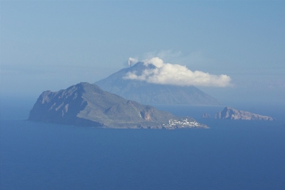 Italien - Trauminseln & Feuerberge im Mittelmeer