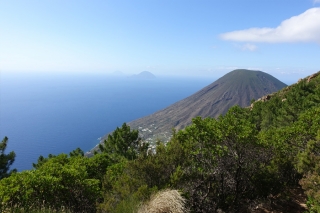 Italien - Trauminseln & Feuerberge im Mittelmeer